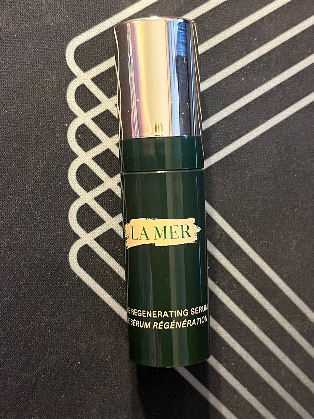 NWT La Mer The Regenerating Serum Deluxe Mini (5 ml / 0.17 fl oz)